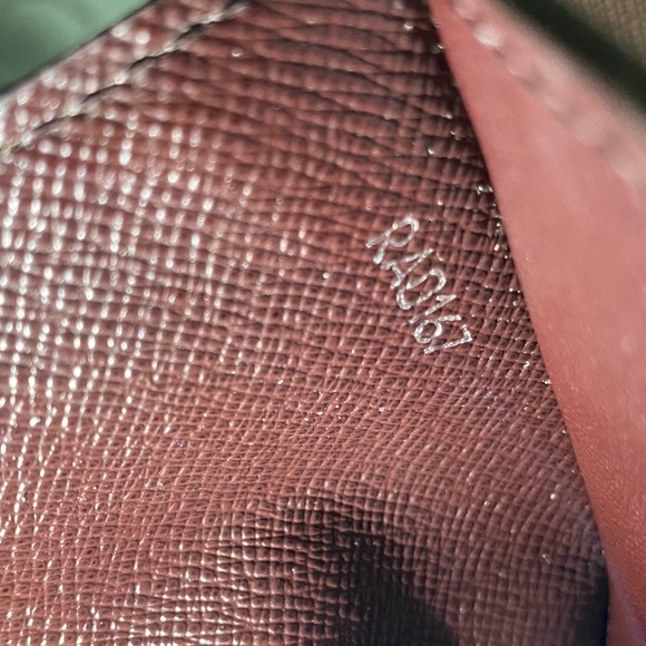 Louis Vuitton Wallet Amerigo Bi-Fold M42099 - Picture 7 of 8